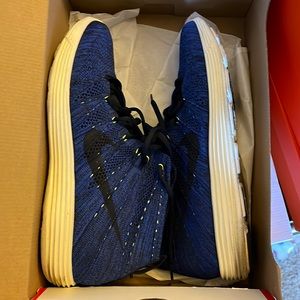 Men’s Flyknit Lunarlon Nike Shoes